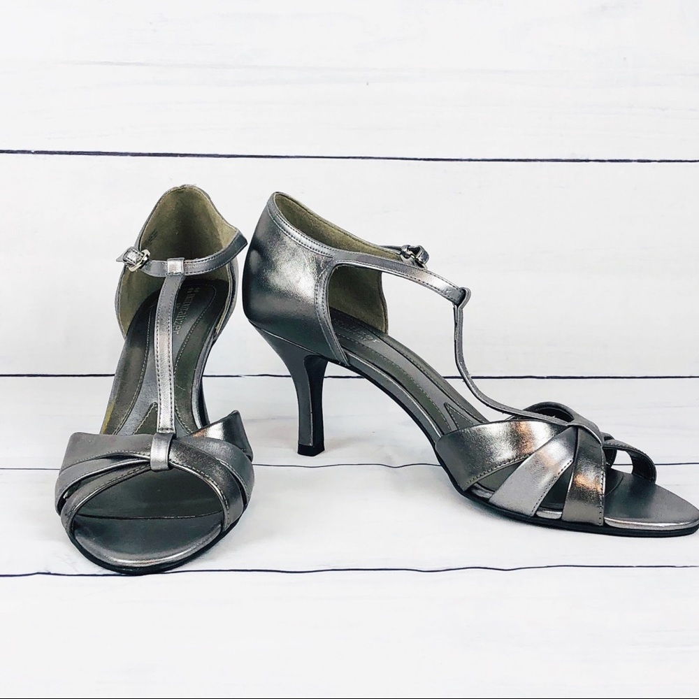 Naturalizer N5 Comfort TStrap Sandals Sz 10 Silver